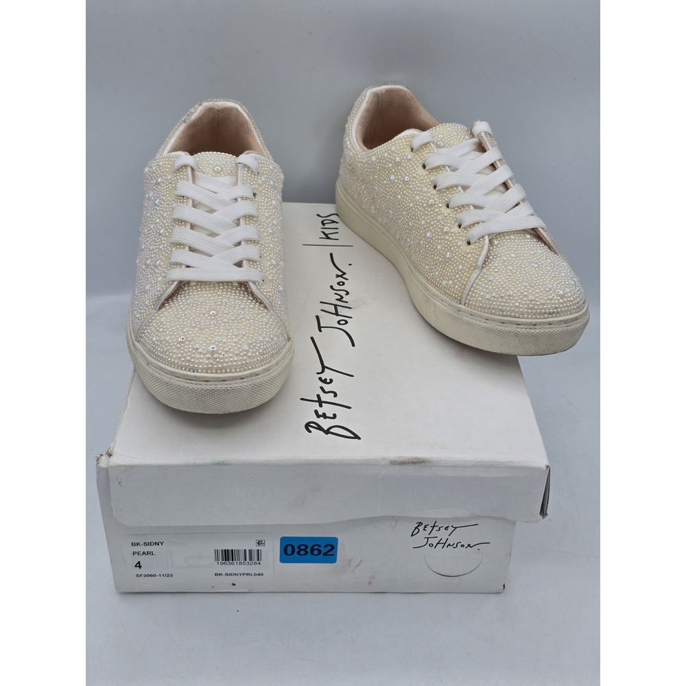 Betsey Johnson Women's SB Sidny Sneaker Shoes, White Pearl,‎ Size 4 M